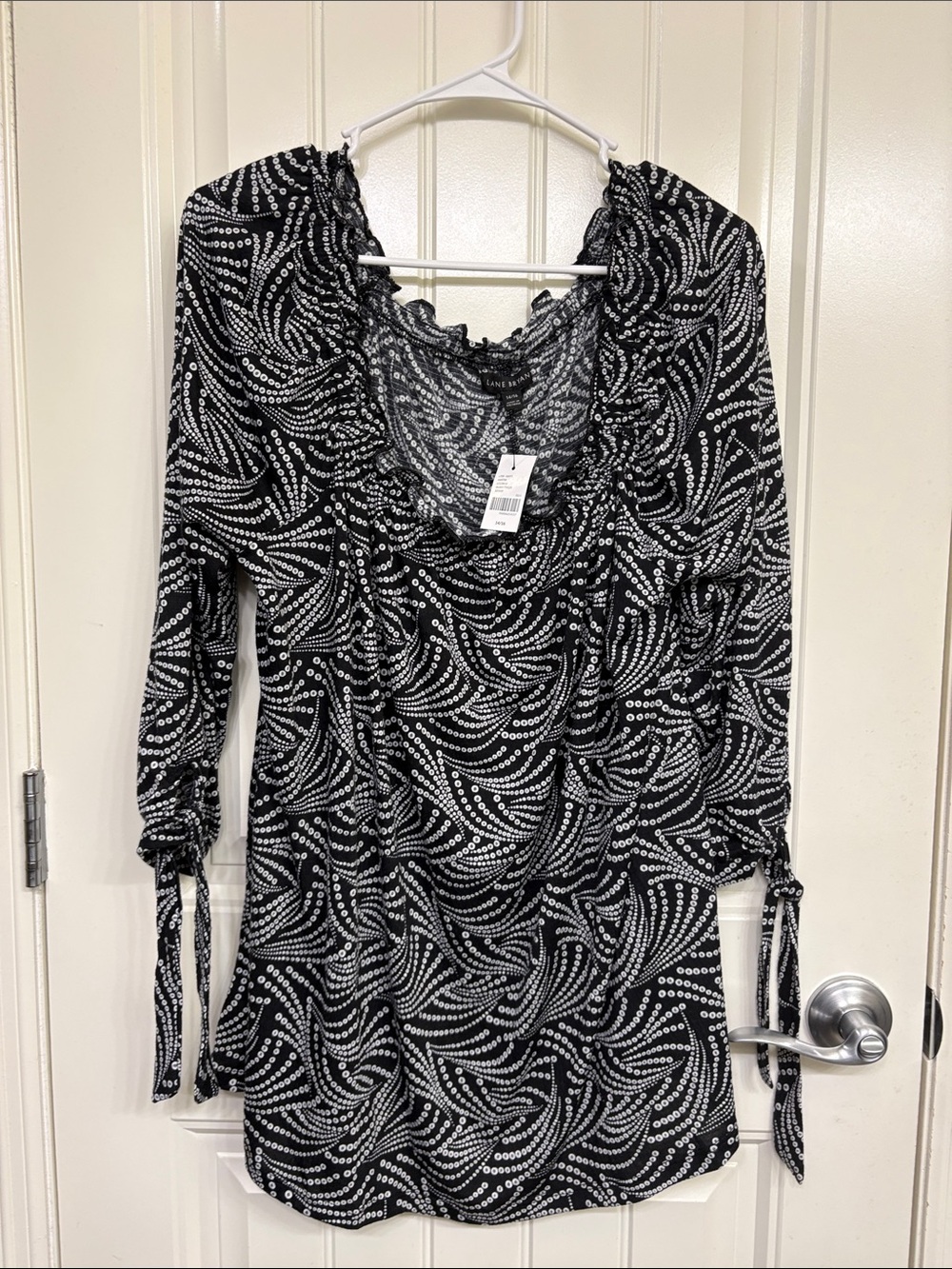 NWT Lane Bryant Black & White Swirl Ruffle Neck Top